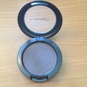 MAC Unflappable Eyeshadow ** BRAND NEW**